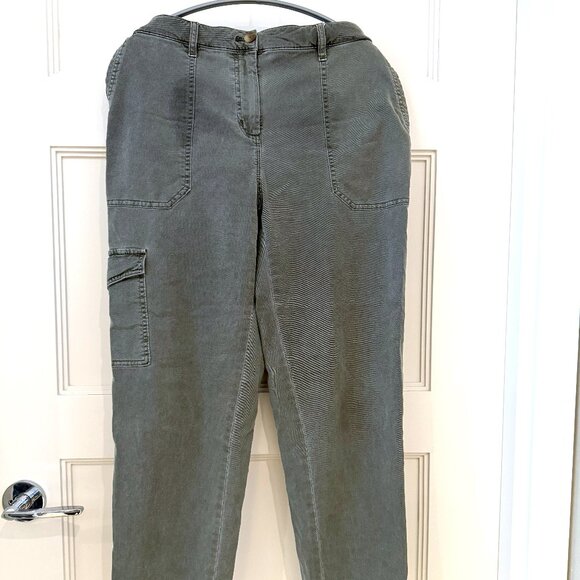 Size 16 - JJILL Sage Green Twill Cargo Jeans - Straight Leg - Picture 1 of 4